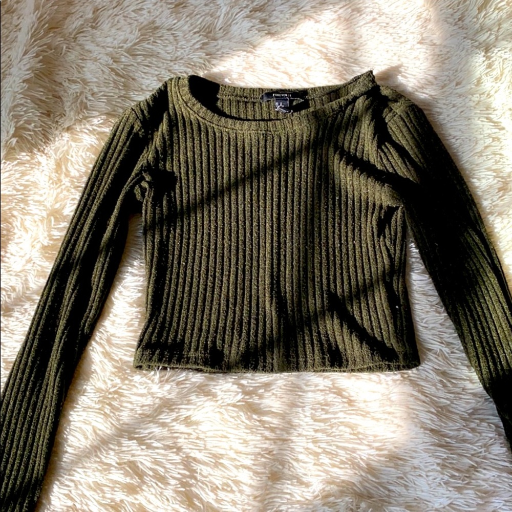 Green crop top sweater